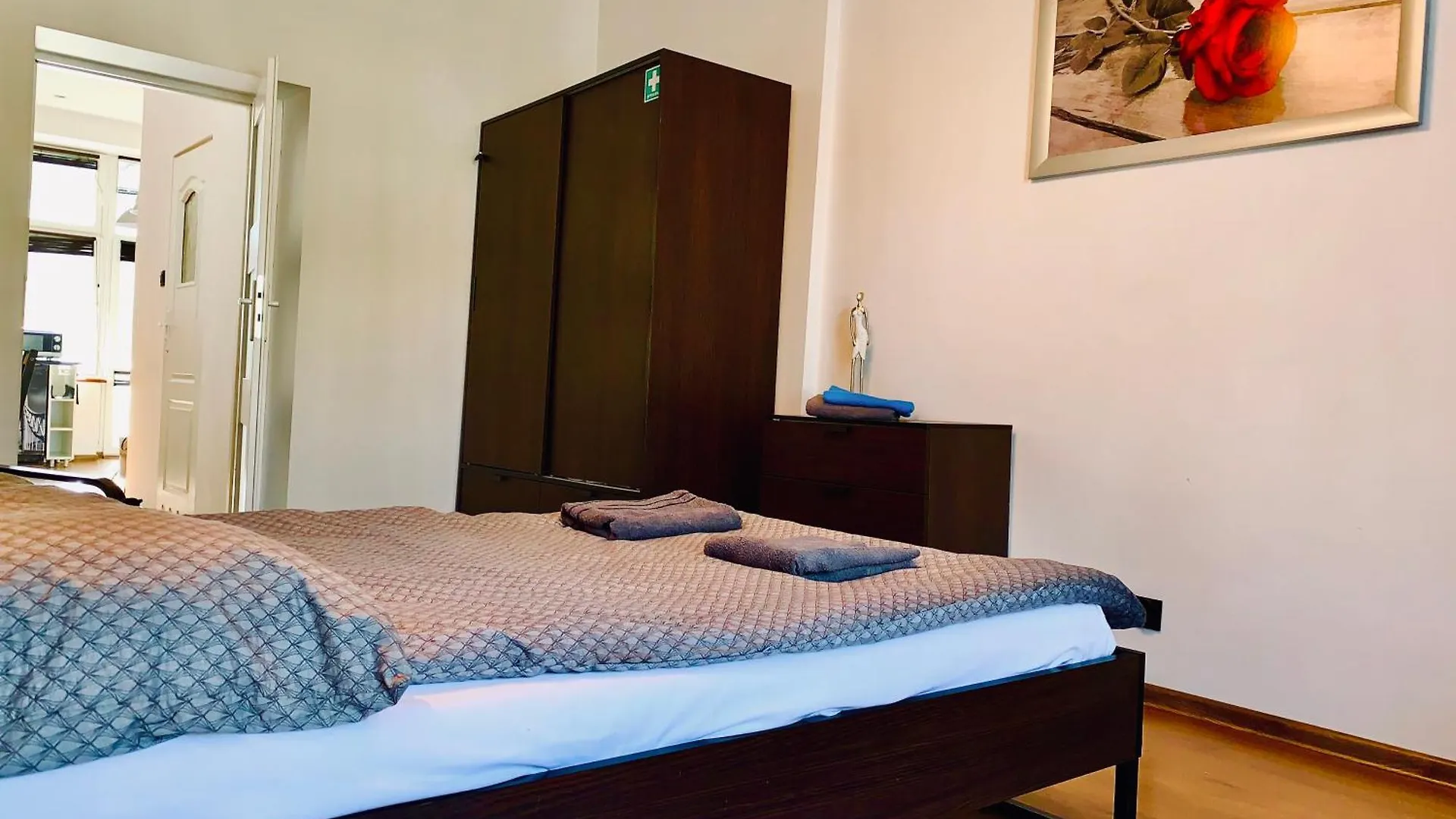 Near Main Square Apartment Krakow