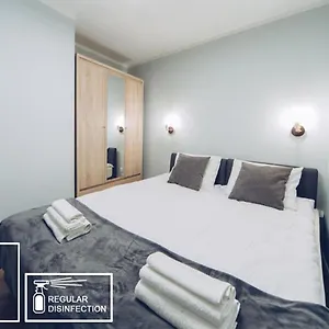  Апартаменты M7 Main Square With Free Parking Friends Escape