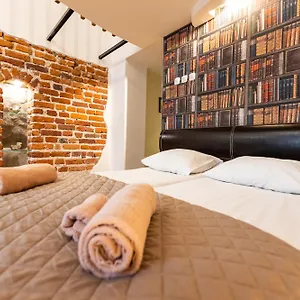 Vintage Senacka Apartment