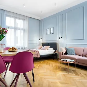 P&j Luxury Apartment